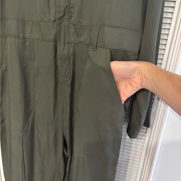 NEW Fabletics Dark Green Women's Pants Jumpsuit Olive M Fall Zip up Pantsuit - Picture 5 of 10